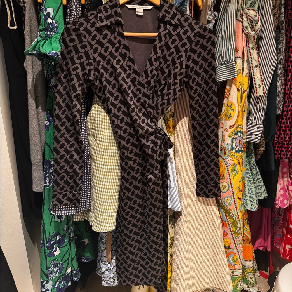 DVF Shift Dress Black and Silver Gently Worn 0